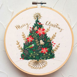 Diy Christmas Ornaments, Hand Embroidery Kit for Beginners, Christmas Tree Pattern Decorated with Poinsettia Flowers and Birds-8in