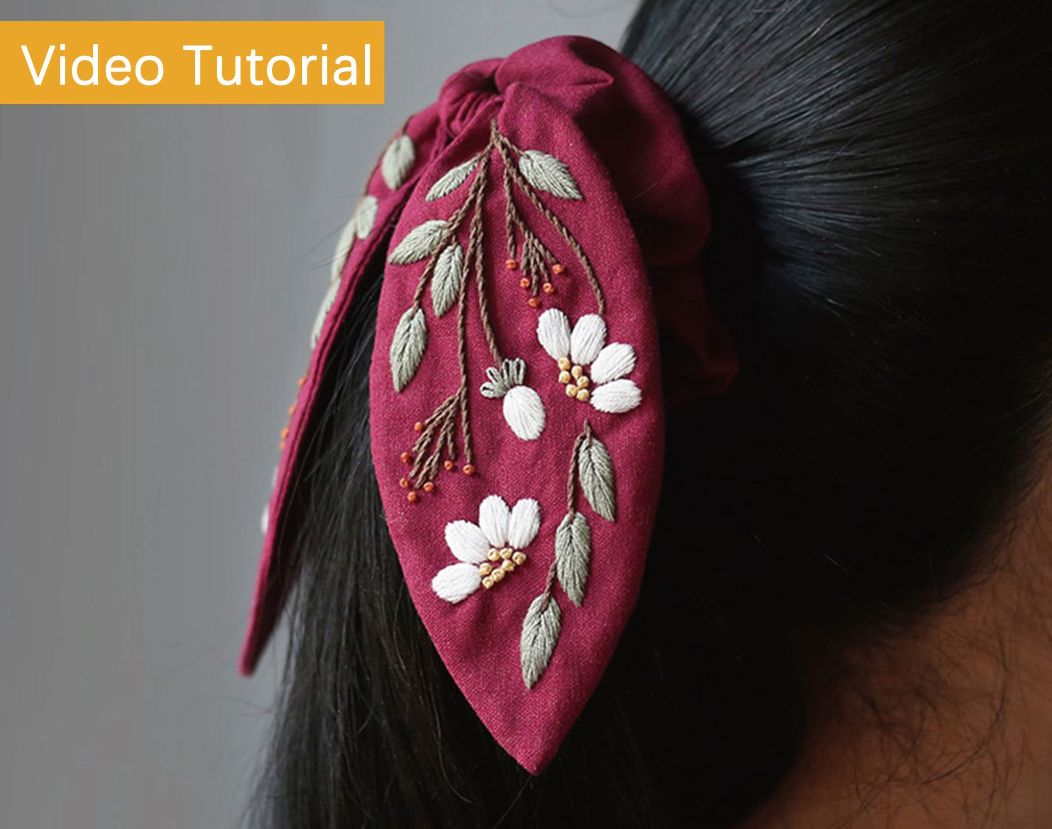 VELVET MINI SCRUNCHIE SAND BUTTERFLY PATTERN VELVET MINI SCRUNCHIE SAND BUTTERFLY PATTERN