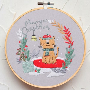 Christmas Ornaments, Cat and Botanical Christmas Embroidery Kit for Beginners, Xmas Embroidery Hoop Decorations, Holiday Gift -8in