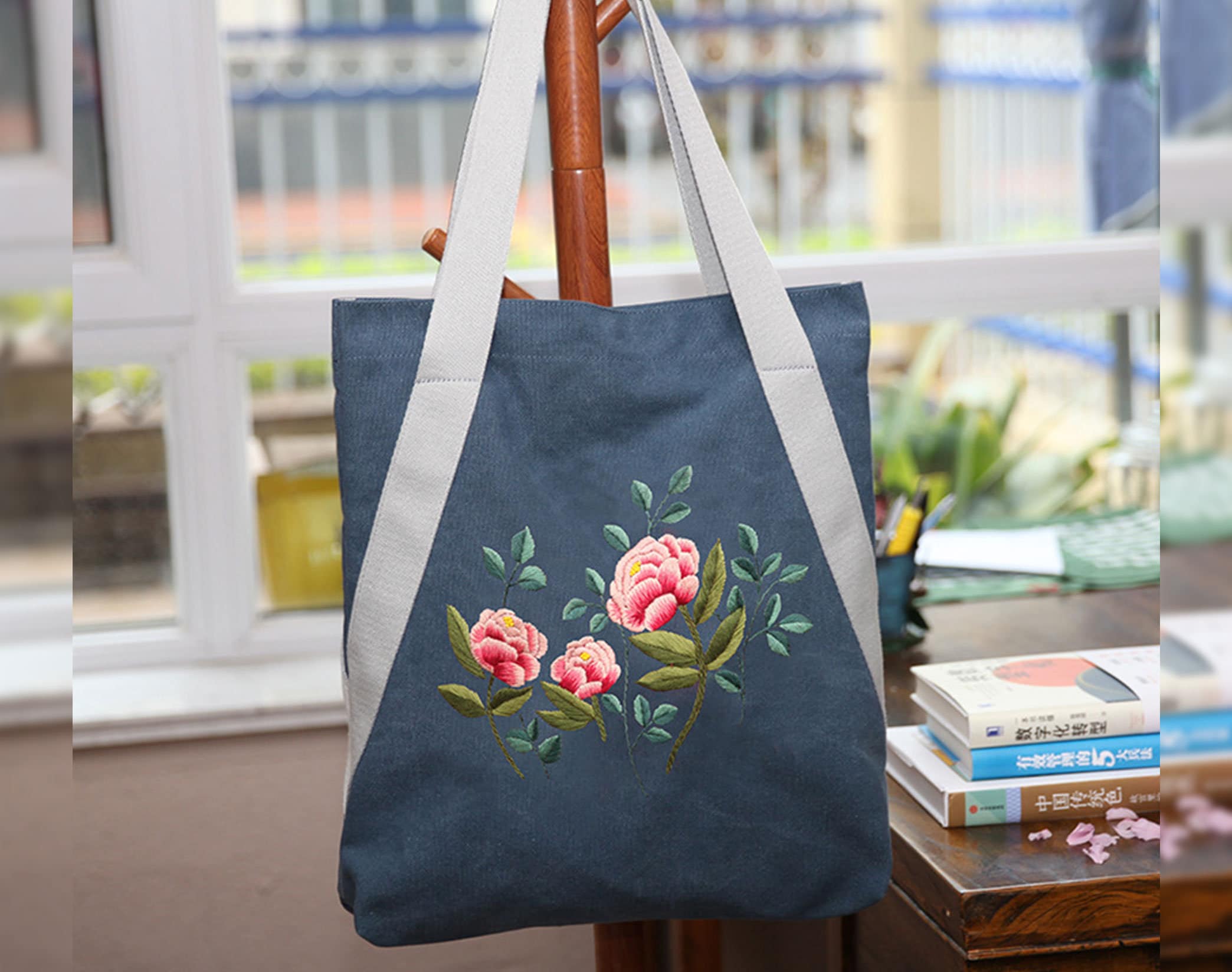Hand Embroidery Rose Shoulder Bag, Canvas Tote Bag With Flowers Embroidery  Pattern, Floral Embroidery for Beginner, Simple Embroidery Kit 