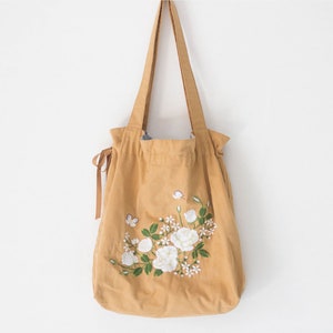 White Rose Embroidery Tote Kit, Intermediate Hand Embroidery Kit, Diy Women's Casual Shoulder Bag Kit, DIY Craft Kit for Adults