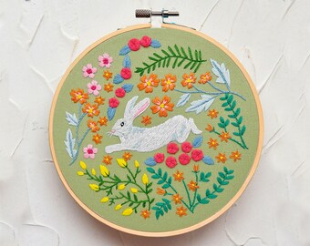 Flower and Bunny Embroidery Kit,Floral Flower Embroidery Kit for Beginners,Cute Plant and Rabbit Basic Embroidery Stitch Pattern-8in