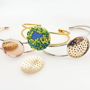 手刺繍ブランクブレスレットベース DIYジュエリー作り/調節可能な金属バングルトレイとサポート/クロスステッチジュエリークラフト-25 mm