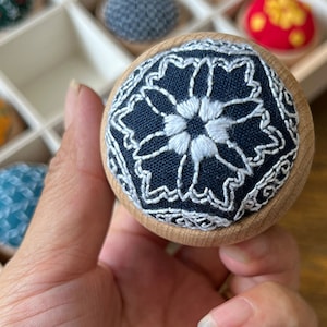 Embroidery Pin Cushion Kit,Japanese Sashiko Pincushion with Wooden Base,Hand Embroidery Kit for Beginners,Gift for Kniter,Sewer Crocheter image 6