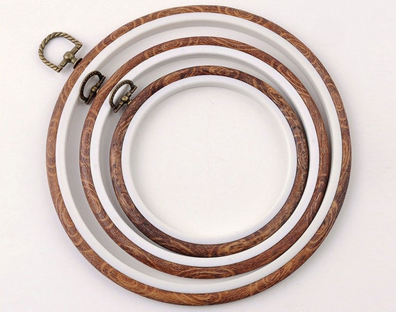 Round Wood Grain Embroidery Hoop: Retro Cross Stitch Frame