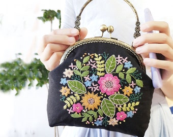【GRAVER】23SS★ Flower Bear Embroidery Cross Messenger Bag il_340x270.5632031652_jvdv.jpg