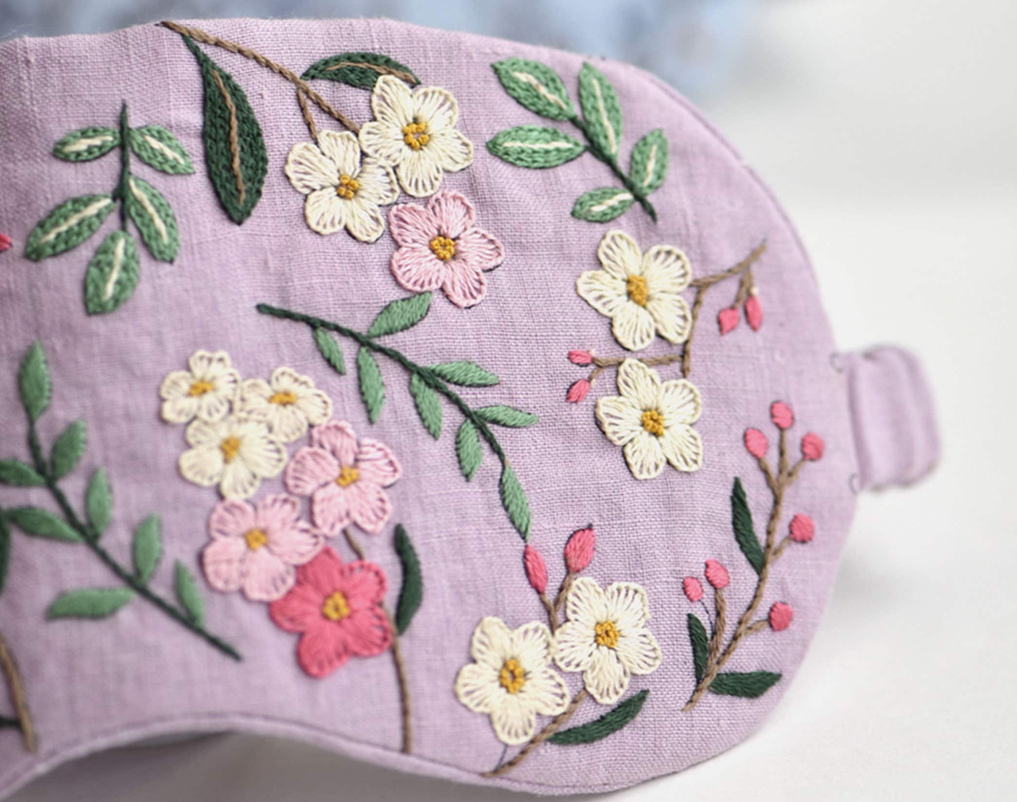 マスク手刺繍 atelier Ao】MayuはInstagramを利用しています:「手刺繍ワン