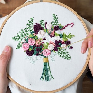 Embroidery Bouquet Kit for Beginners, 3D Modern Hand Embroidery Flower Roses, DIY Wedding Gift, Learn to Embroider, Adult Craft-8 Inches