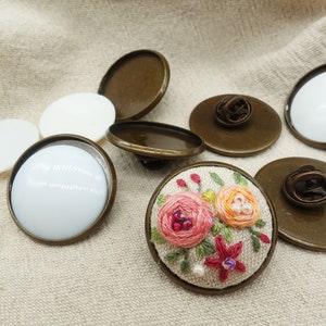 Base per spilla da bavero in rame retrò con ricamo vuoto, spilla fai da te per spille, fermacravatta, accessori per realizzare gioielli a punto croce - 25 mm
