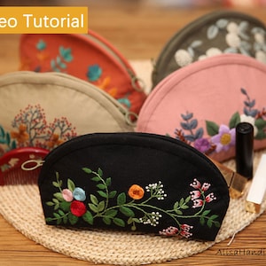 Hand embroidery Cosmetic Bag Kit, Starter Sewing Makeup Bag with Flower Embroidery Pattern, Coin Purse Needlework DIY Kit