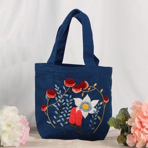 8 Patterns Flower Hand Embroidery Bag Kit,Portable Small Canvas Lunch Tote Bag,Bento Bag Needlepoint Kit for Beginner,DIY Adult Craft Kit
