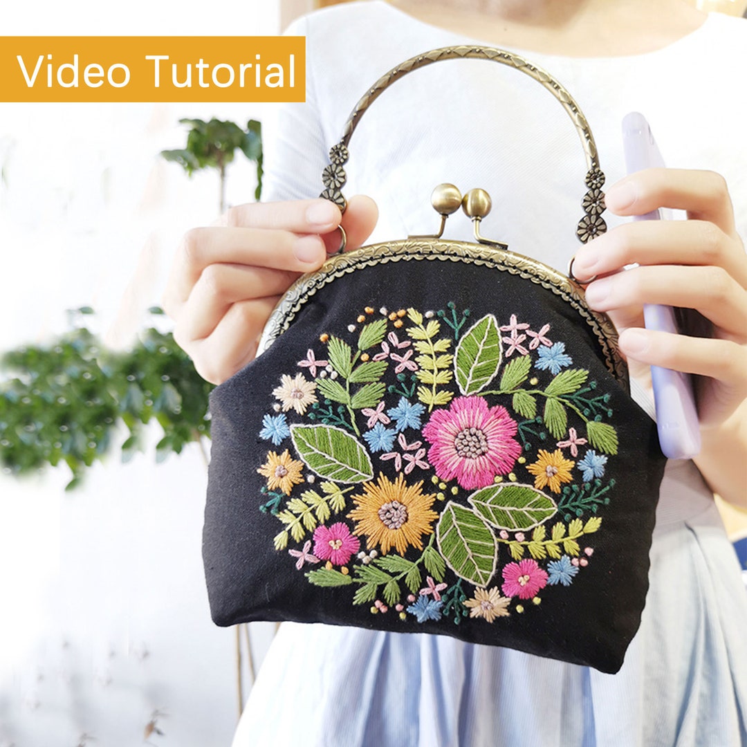 BOUQUET EMBROIDERY BAG 刺繍バッグ il_1080xN.5727036480_g6ky.jpg