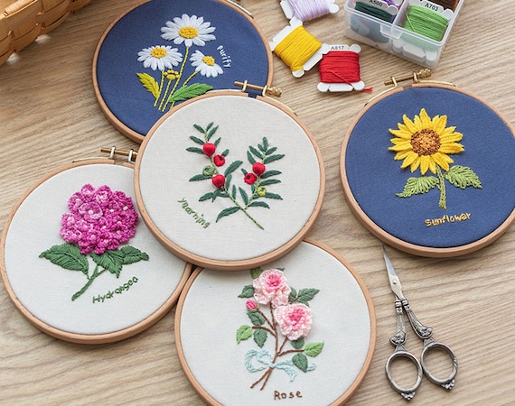  hi stone 4 Embroidery Sets for Beginners, DIY Adult Beginner  Cross Stitch Kits, 4 Cross Stitch Kits, 2 Embroidery Hoops,Scissors,Needles,Needlepoint  Kit for Adults