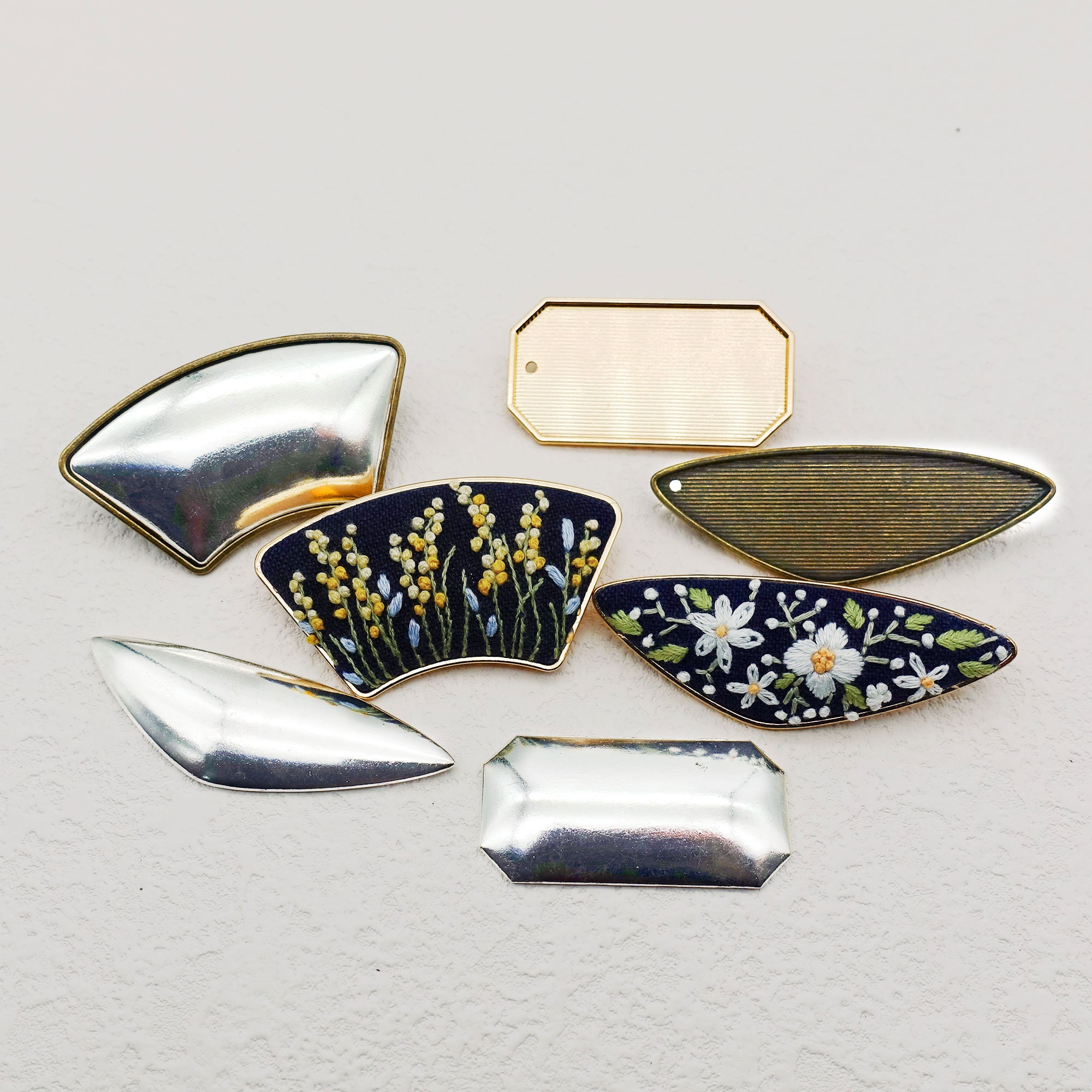 美品・ピンブローチ K18刻印有り・イエローゴールド 総重量2 60g