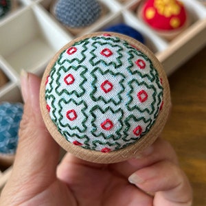 Embroidery Pin Cushion Kit,Japanese Sashiko Pincushion with Wooden Base,Hand Embroidery Kit for Beginners,Gift for Kniter,Sewer Crocheter image 5