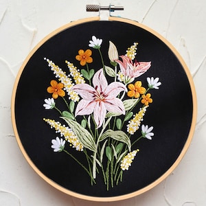 Pink Lily Bouquet Flower Embroidery Kit for Beginners/Floral Hand Embroidery Pattern/Needlework Kit Wall Decoration Hoop Art/Gift Ideas-8in