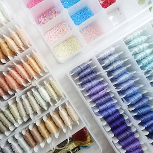 Thickened Embroidery Floss Organizer Box, 36 Adjustable Grids,100 Plastic Floss Bobbins, Beads Buttons Divided Storage Containers