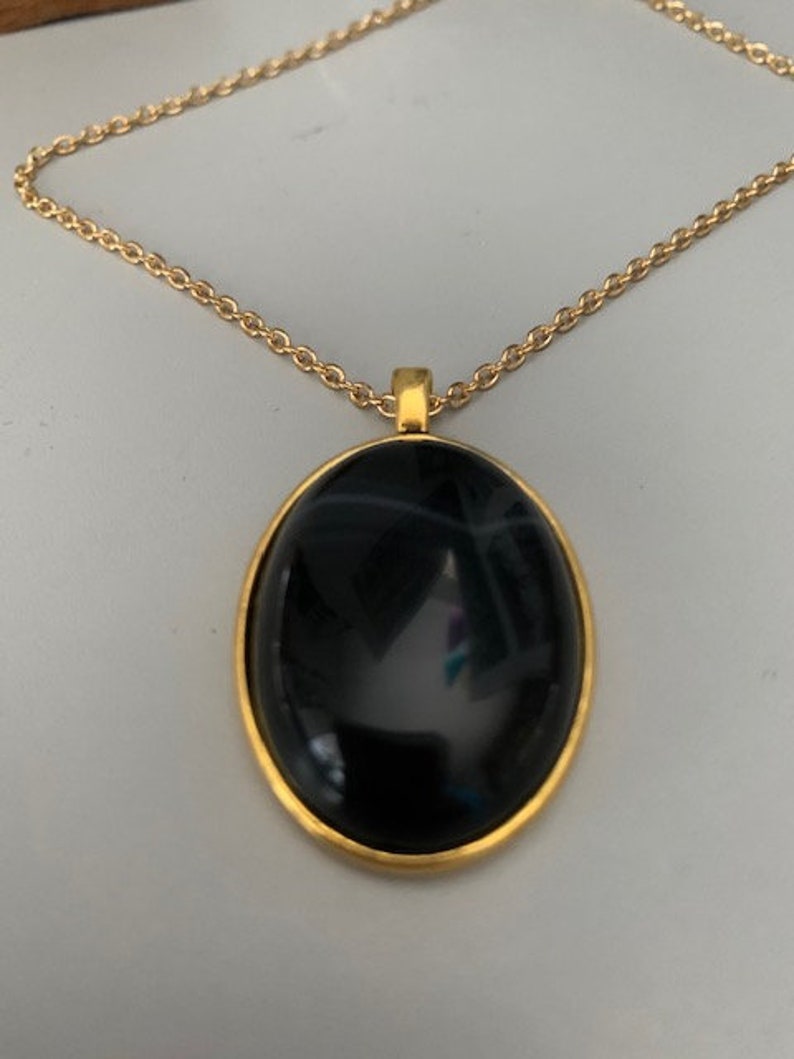 item 397 Black Banded Agate Pendant with Gold Alloy Setting and Necklace