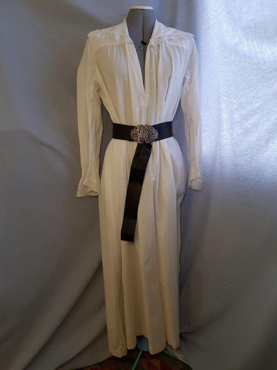 Late 19th / Early 20th Century Night Shirt