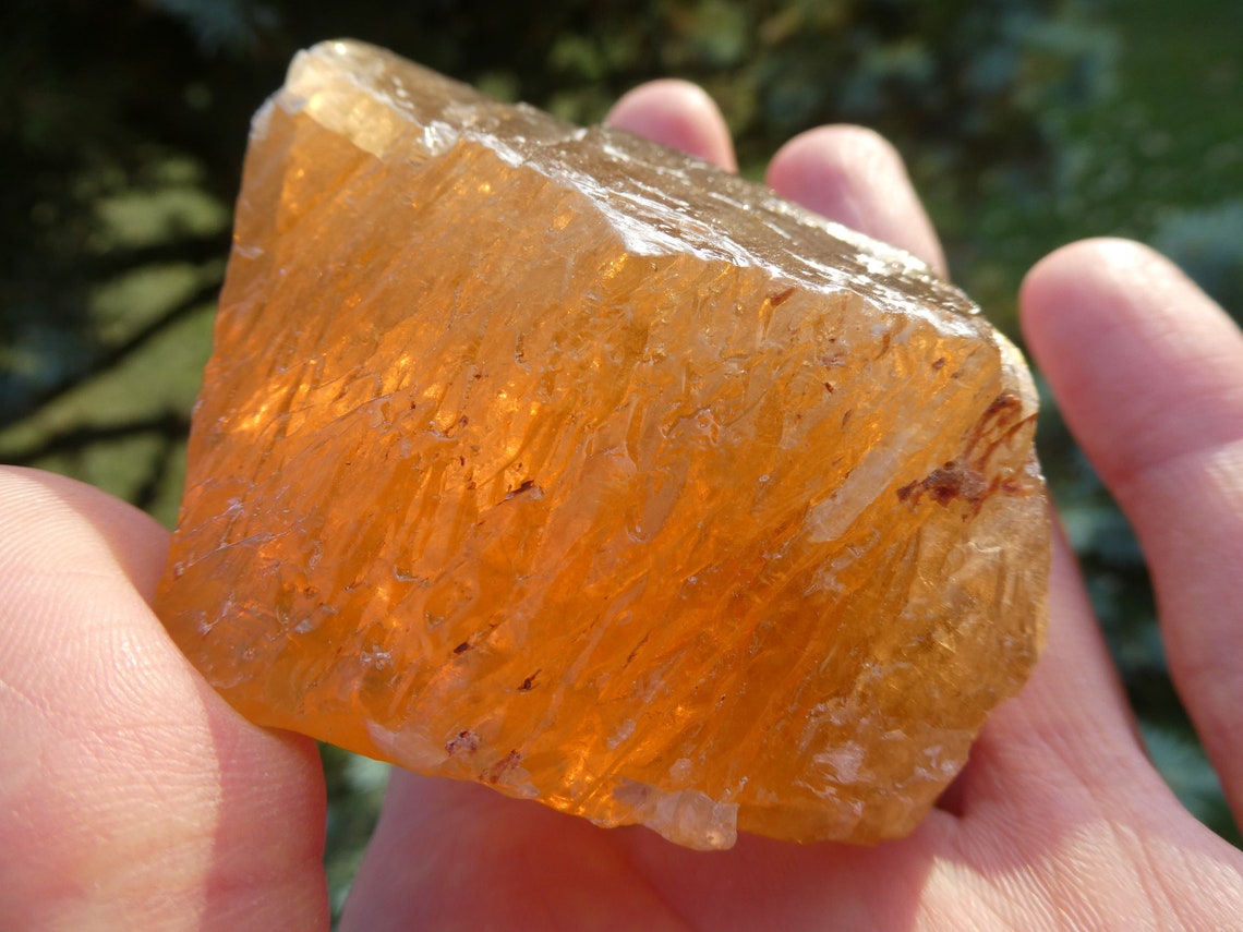 DUNKLER HONIGCALCIT glänzend reich an Farbe Rohkristall/ | Etsy