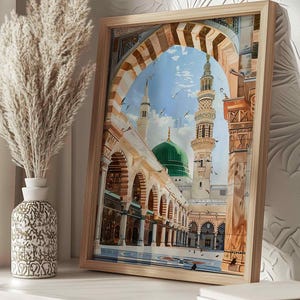 Dipinto digitale ad acquerello di Al-Masjid an-Nabawi - Cupola verde e minareti attraverso un arco islamico Poster