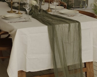 Chemin de table en gaze vert sauge foncé, centre de table en gaze, enveloppement pour nouveau-né, tissu drapé, teint à la main, rustique, chemin de mariage, décoration de mariage sauge