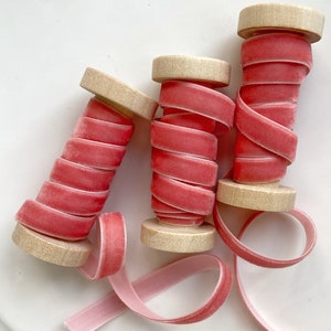 Coral Love – korallenrotes, pfirsichfarbenes Samtband, handgefärbt zum Basteln, Valentinstag-Dekoration, handgefertigtes Bastelzubehör, Hochzeitsband zum Verpacken – 10 mm