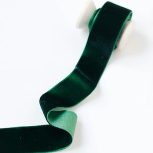 Samtband jägergrün smaragd grün Samtband 25mm , handgefärbt für Bastelarbeiten Dekor Handarbeit Bastelbedarf Geschenkverpackung Weihnachten Band