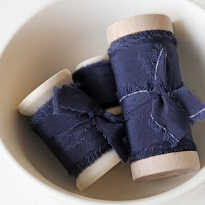 echt marineblauw zijden lint, donker marineblauw lint, zijden lint voor trouwbedankjes, bruidsboeket, huwelijksuitnodigingen, cadeauverpakking, trouwbriefpapier