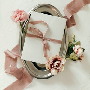 rosa taupe Seidenband,taupe Hochzeitsband,hand gefärbtes Seidenband,für Hochzeitseinladung,Brautstrauß,Hochzeit Flatlaystyling