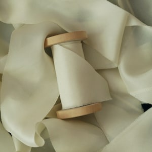 Ivory bouquet ribbon,bias cut silk ribbon,plant dyed silk ribbon, botanically dyed, white silk ribbon,silk ribbon,wedding decor ribbon
