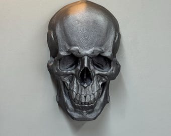 Silver Black Skull Wall Decor – Hand Painted Resin Horror Sculpture – Gothic Halloween Decoration