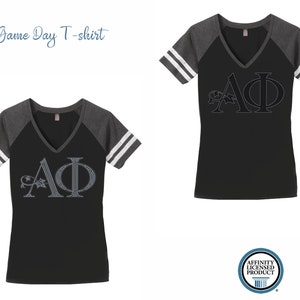 Camiseta del Día del Juego Alpha Phi Letters