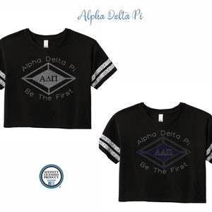 Camiseta ADP Alpha Delta Pi Diamond com texto cortado