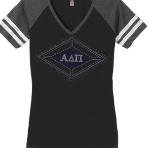 ADP Alpha Delta Pi Diamond con camiseta Sparkle Game Day