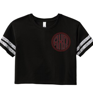 Camiseta AXO Alpha Chi Omega Monogram Crop