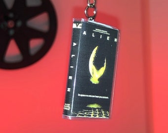 ALIEN - VHS mini keychain