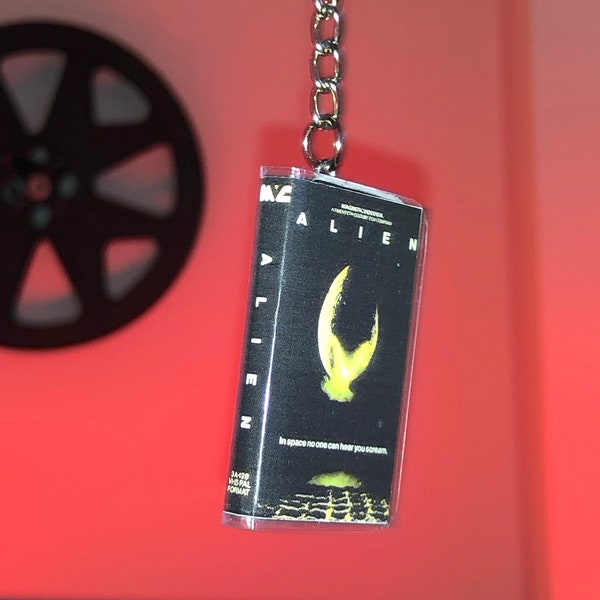 ALIEN - VHS mini keychain