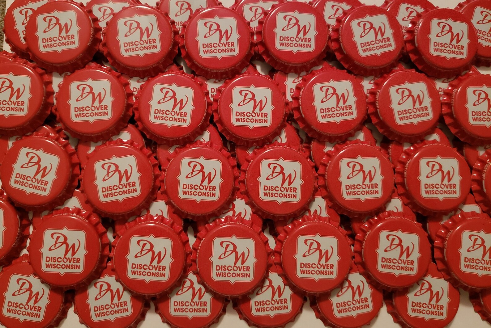 100 Red Beer Bottle Caps Discover Wisconsin Decoration Etsy