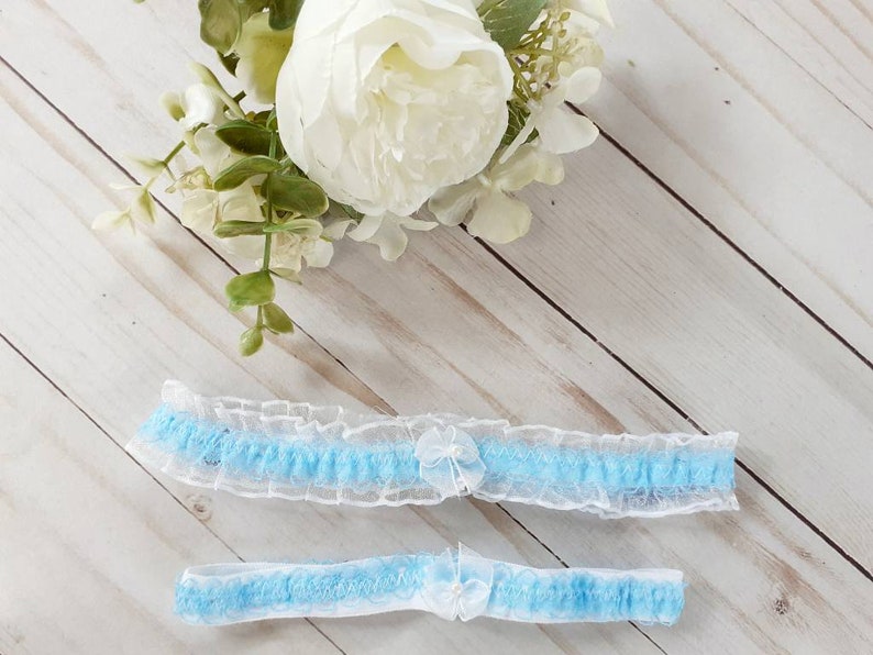 Something blue Toss garter no slip soft elastic Bridal garter set Blue lace /& chiffon floral wedding garter set