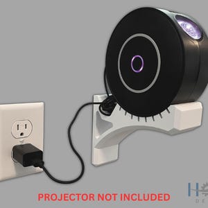 Könnte beinhalten: Rustikales Holzschild mit dem Text "Welcome to our home" in handschriftlichem Stil. Das Schild hat eine Used-Optik und ein schlichtes, einladendes Design, perfekt für eine Veranda oder einen Eingangsbereich.