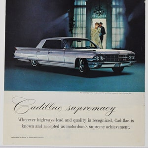 Annuncio di auto Cadillac Sedan de Ville (azienda di motori classica vecchia foto pubblicitaria brochure poster rivenditore concessionaria parti foto originale GM US)