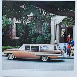 Grote autoadvertentie 1960 Chevrolet Nomad (GM General Motors Company klassieke oude fotoadvertentie onderdelen gedrukte brochure dealer stationwagon)