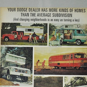 Pubblicità di un'auto di grandi dimensioni, Dodge Camper (pubblicità di foto d'epoca classica di una società di motori, parti, brochure stampate, concessionario, concessionaria Chrysler, campeggio, camper)