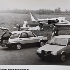 Gran foto Fiat Weekend & Berlina (fotografía de prensa de coche foto de la empresa de motores motor de motor de lujo distribuidor de folletos de lujo de la antigua Italia italiana)