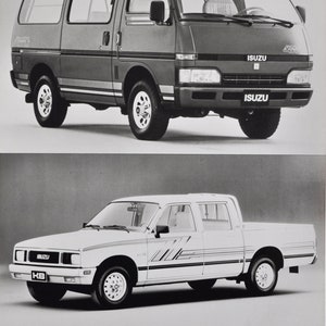 Grande foto Isuzu WFR Window Van 4x4 & KB Crew Cab 4x2 (foto stampa auto foto auto azienda concessionario di lusso poster auto vecchio giapponese)