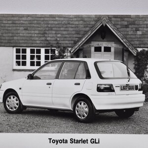 Foto Toyota Starler GLi (Autopresse Fotografie Bild Autounternehmen Luxus Händler Händler Broschüre Verkaufsdruck Poster japanisches Auto)