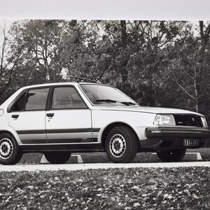Large Photo 1984 Renault 18 Turbo Diesel Exterior (foto stampa auto foto auto motore motore motore brochure di lusso francese)