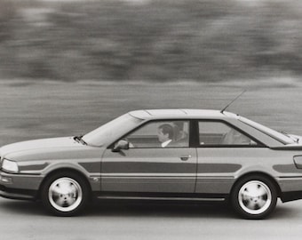 Photo 1993 Audi Coupe S2 (car press photograph picture print motor company luxury american brochure dealer dealership engine germany auto)