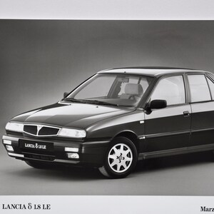 Grande Foto 1993 Lancia Delta 2.0 LE (foto stampa auto foto auto motore auto brochure concessionaria vecchia auto italiana)